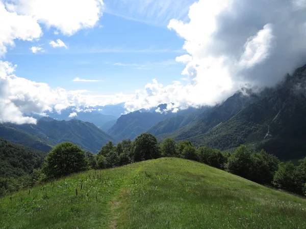 Vistas a la montaña — Foto de Stock