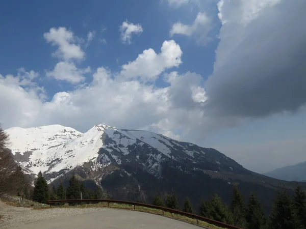 Vista sulle montagne — Foto Stock