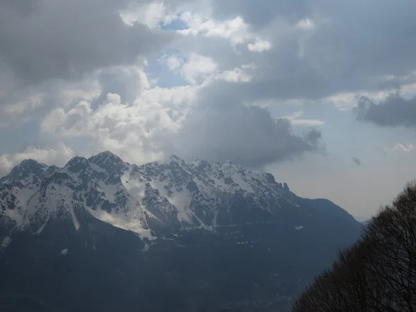 Vista sulle montagne — Foto Stock