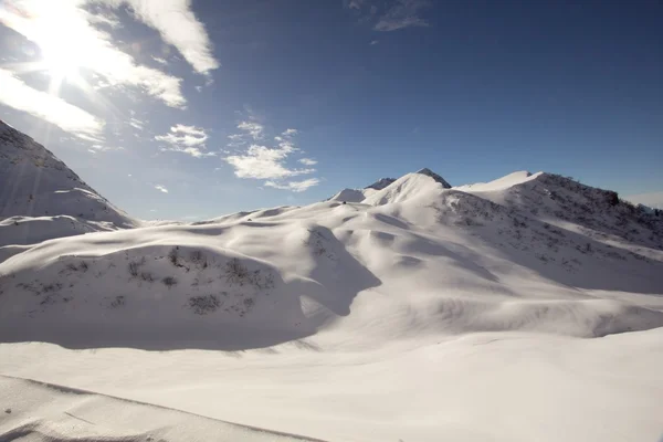Kar ve dağ — Stok fotoğraf