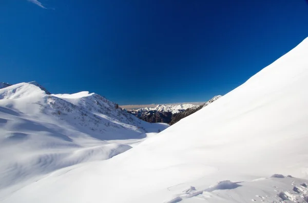 Sneeuw en de berg — Stockfoto