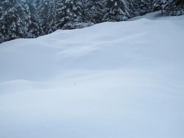 Schnee und Berge — Stockfoto