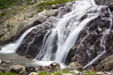 Şelale bir görünümünü