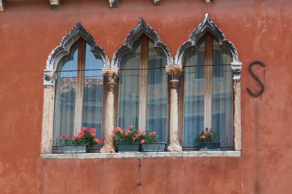 Fönster i Venedig — Stockfoto