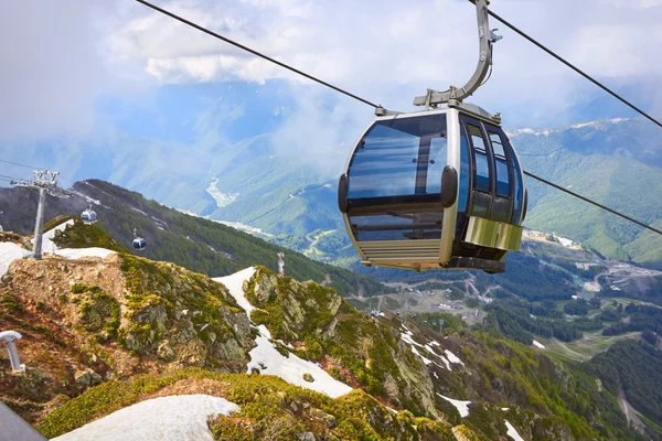 Cable car in the scenic mountains at the summer, Sochi, Russia — Stock Photo, Image