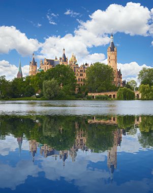 Schwerin kalede yaz günü, Almanya (Schweriner Schloss)