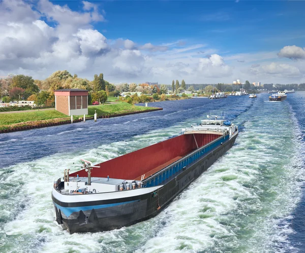 Barcaza en el Amsterdam — Foto de Stock