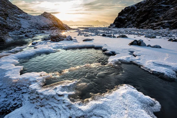 Arctic landscape - freezing river - Spitsbergen, Svalbard — Stock Photo, Image