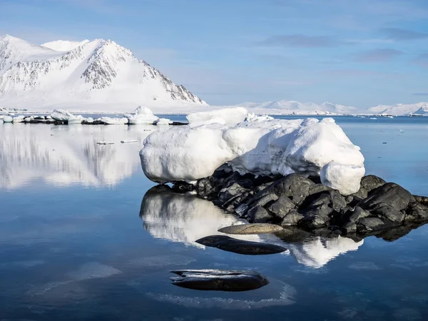 Paesaggio invernale artico - Spitsbergen, Svalbard — Foto Stock