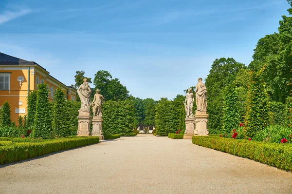 Ulička Soch Barokní Zahradě Vilanovského Paláce — Stock fotografie