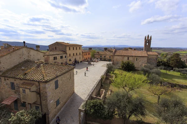 Monteriggioni byla důležitá obranná linie pro město Si — Stock fotografie