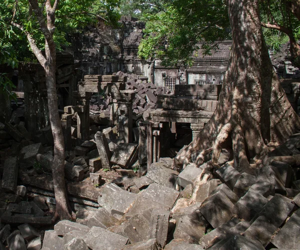 タ ・ プローム寺院の遺跡 — ストック写真