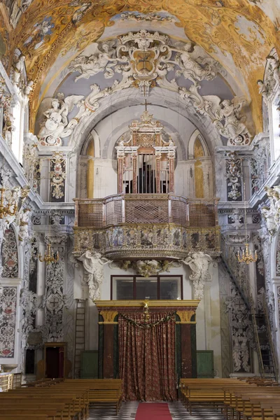 Visão interna de uma igreja — Fotografia de Stock