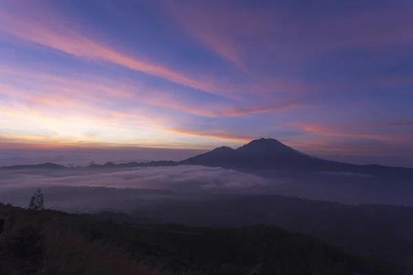Vista do vulcão Batur na ilha de Bali — Fotografia de Stock