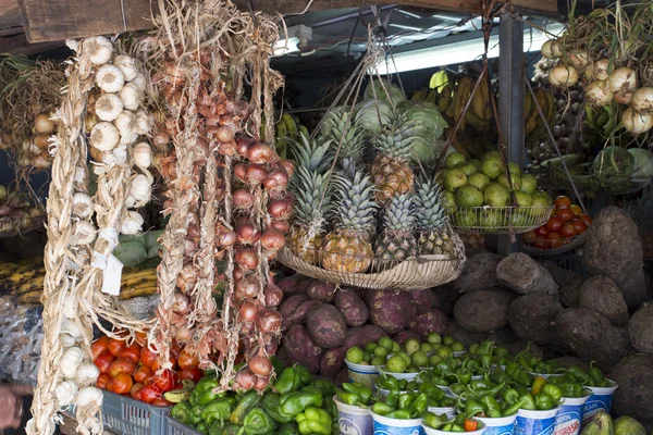 Fruit and Vegetable Market with mixed tropical locale products, — Stock Photo, Image
