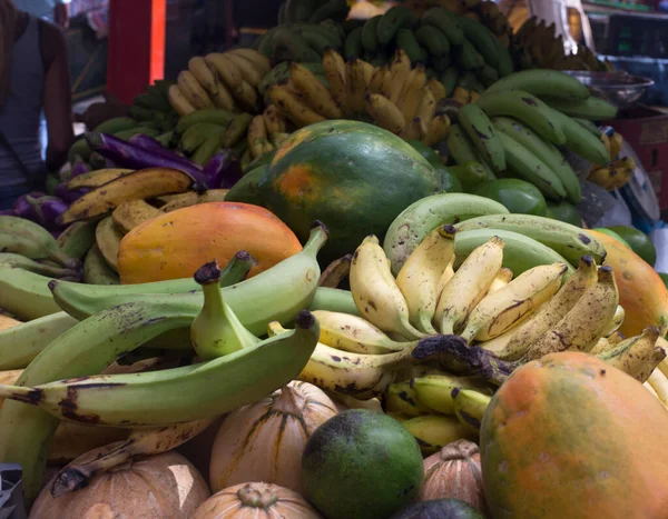 塞舌尔维多利亚市场热带水果观 — 图库照片