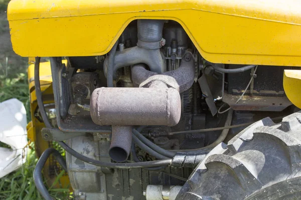 Tractor Vintage Oxidado Detalle Lado Italia — Foto de Stock