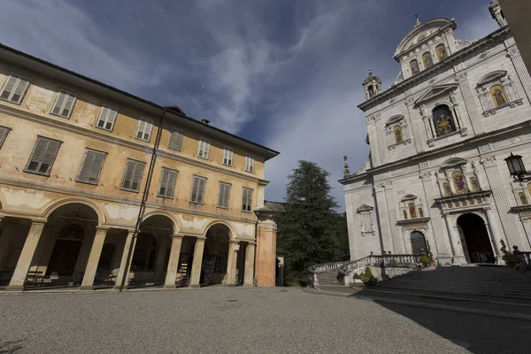 Varallo Italy Серпня 2020 Вид Релігійні Будівлі Горі Варело — стокове фото