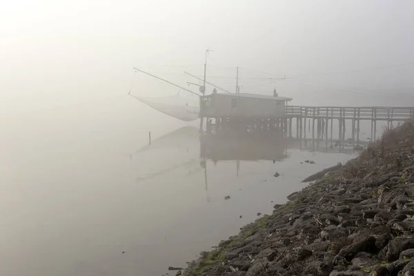 Comacchio Itália Dezembro 2019 Vista Casa Pesca Dia Nebuloso — Fotografia de Stock