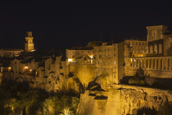 Pitigliano gece
