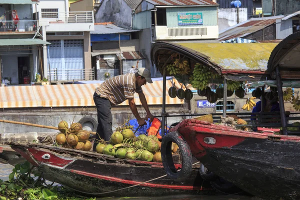 Traders on boats — Stock Photo, Image