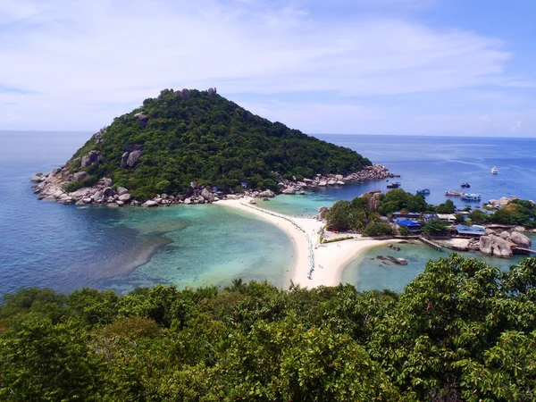 Belle plage tropicale, île de Nang Yuan en Thaïlande — Photo