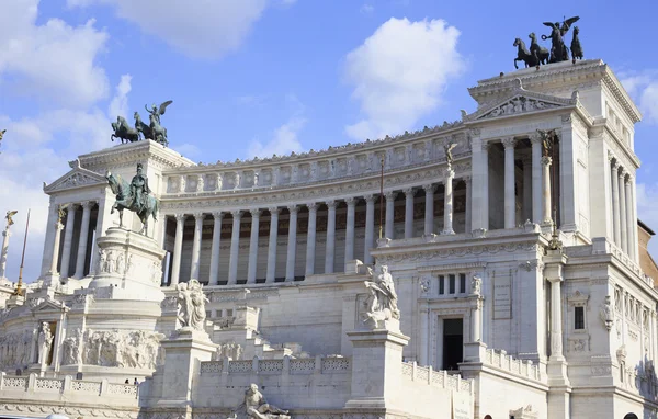 Vittoriale monument in rome — Stockfoto