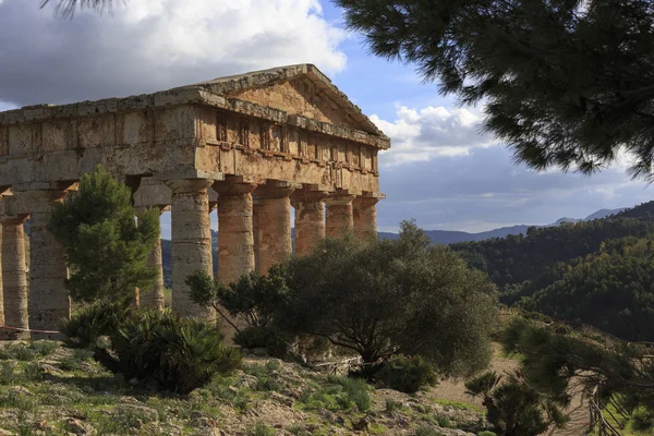 Sicilya 'daki Segesta Yunan tapınağı — Stok fotoğraf