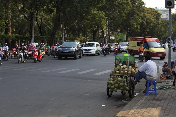 Kaotiska trafiken i Saigon, Vietnam — Stockfoto