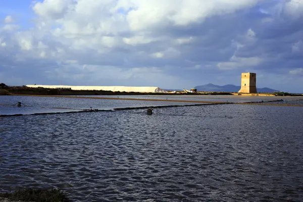在西西里岛的盐生产 — 图库照片