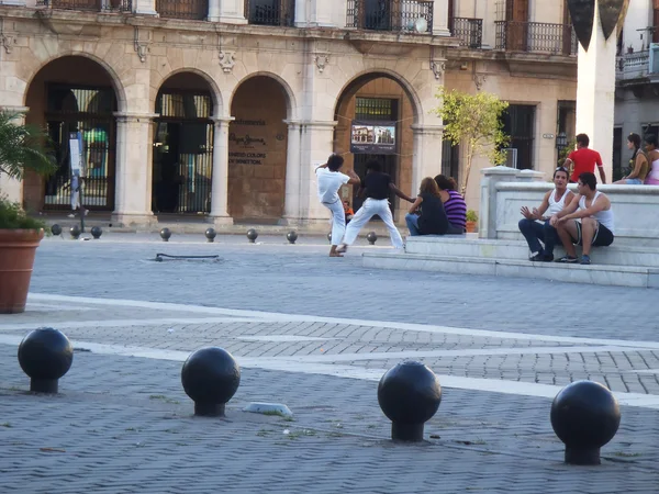 Vida cotidiana nas ruas de Havana Centro — Fotografia de Stock