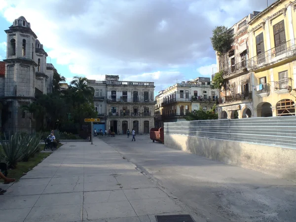 Vida cotidiana nas ruas de Havana Centro — Fotografia de Stock