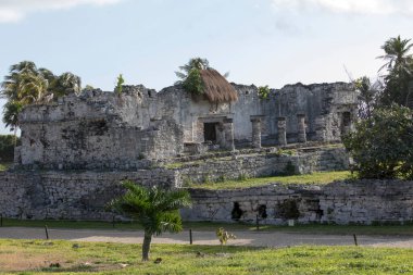 Tulum, Meksika - 3 Ocak 2023: Meksika 'daki Tulum harabelerinin manzarası