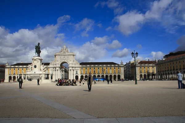 Arco da Rua Augusta, triumphal arch on the Palace Square — Stock Photo, Image