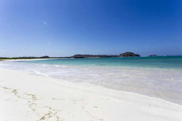 Tropiska strandutsikt — Stockfoto