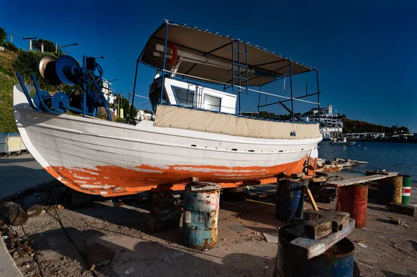 Traditionelles Hölzernes Fischerboot Beim Malen Hafen Von Linaria Auf Der — Stockfoto