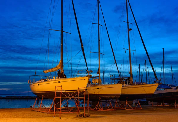 Различные Корабли Лодки Гавани Салоники Греция После Захода Солнца — стоковое фото