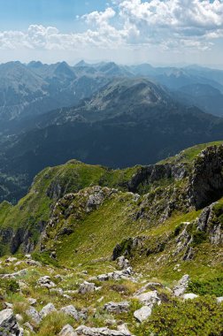 Yunanistan 'ın Selanik kentindeki Agrafa Dağları' ndaki dağ manzarası