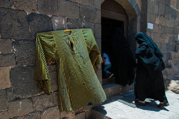 Женщины и дети в Йемене — стоковое фото