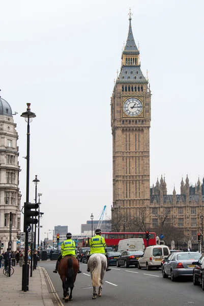 Policías montados en Londres — Foto de Stock