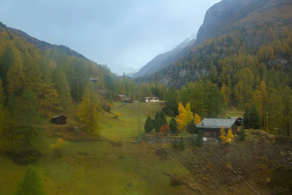 Вид Ландшафтную Гору Фури Осенний Сезон Канатной Дороги Zermatt Swiss — стоковое фото