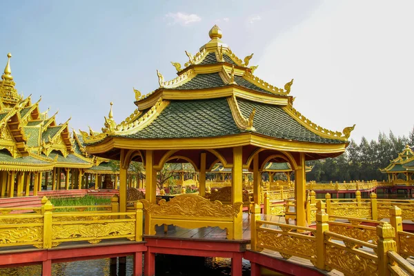 Golden Big Pavilion Water Asia — Stock Photo, Image