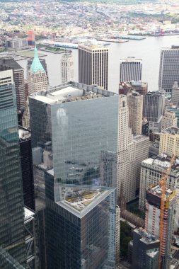 NEW YORK, USA- 18 Haziran 2018: New York 'ta bir dünya ticaret binasından gökyüzü manzarası.