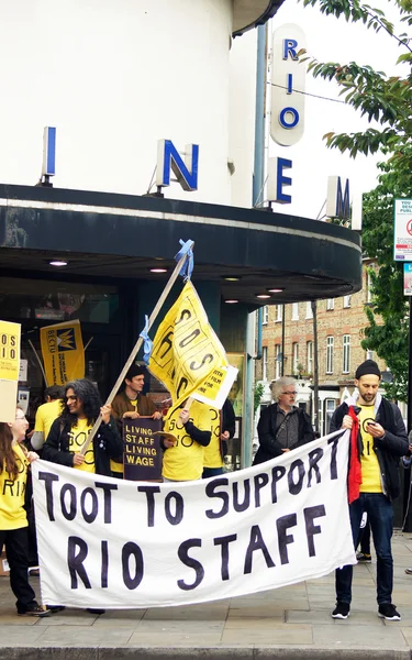 Workers strike over living wage and job cuts — Stock Photo, Image