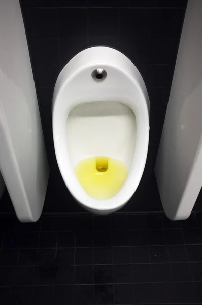 公共厕所被阻止小便池 — 图库照片