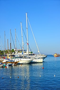Yatlar limanına demirledi