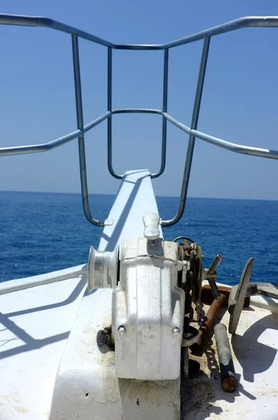 Anchor at forward pulpit of boat — Stock Photo, Image