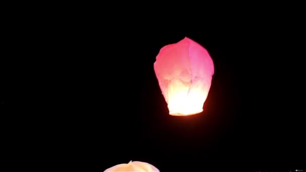 Releasing sky lanterns — Stock Video