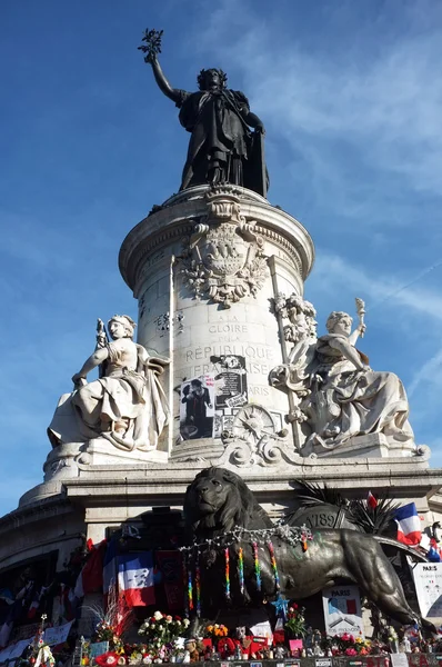 Statue at the Place de la Republique in Paris — Stock Photo, Image