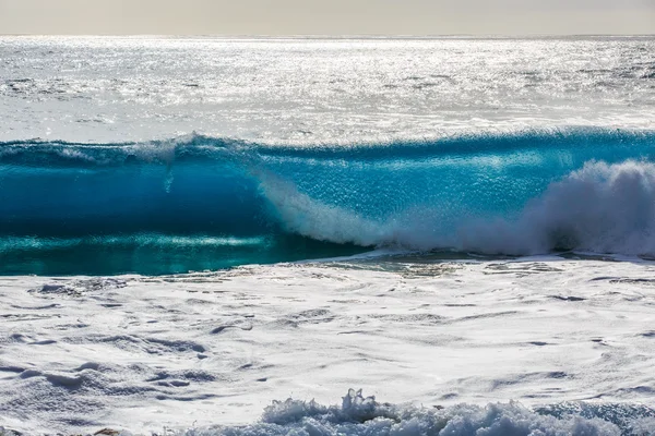 Bella onda di rottura dell'oceano — Foto Stock